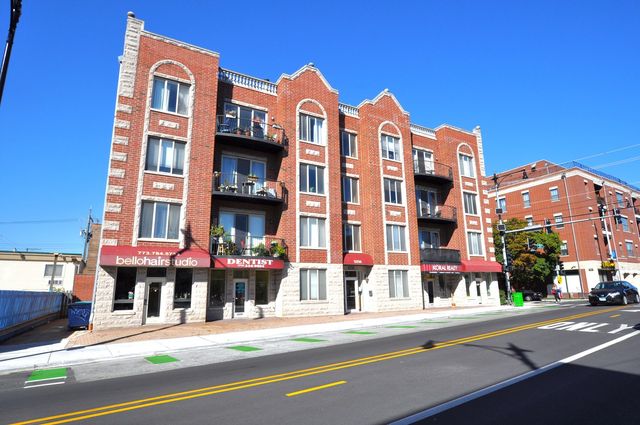 $2,750 | 5250 North Lincoln Avenue, Unit 3B | Budlong Woods