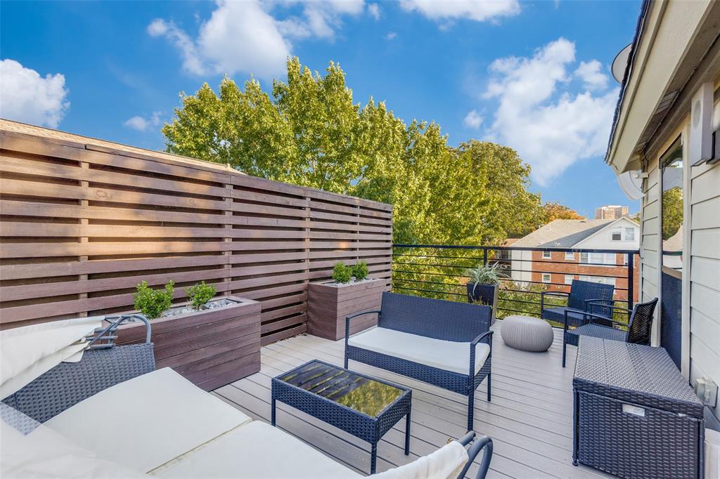 a view of a outdoor seating area with furniture