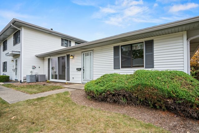 $264,900 | 819 Pondview Court | Schaumburg