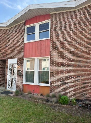 $259,900 | 2174 Chestnut Street, Unit D | Des Plaines