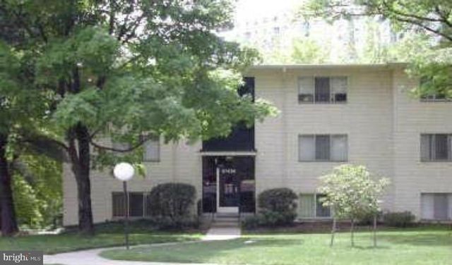 $1,925 | 10436 Rockville Pike, Unit 401 | Grosvenor Park Condominiums