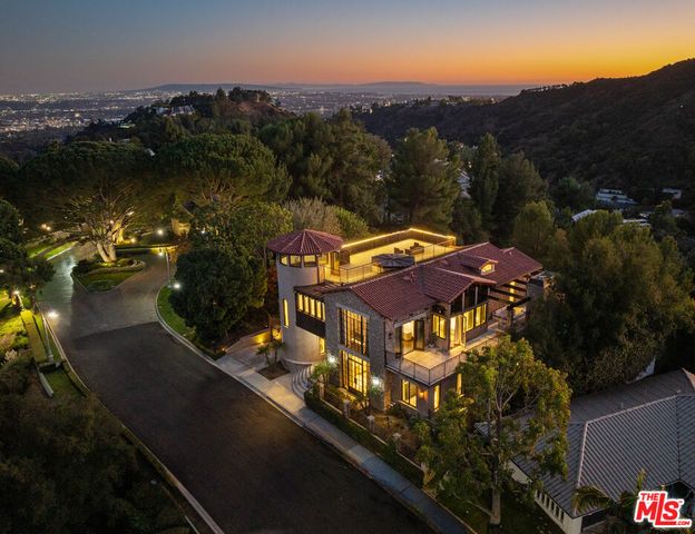 $8,500,000 | 2175 Summitridge Drive | Beverly Hills Post Office