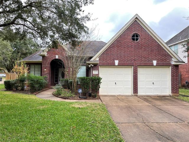 $2,300 | 4523 Springfield Lakes Street | Sugar Land