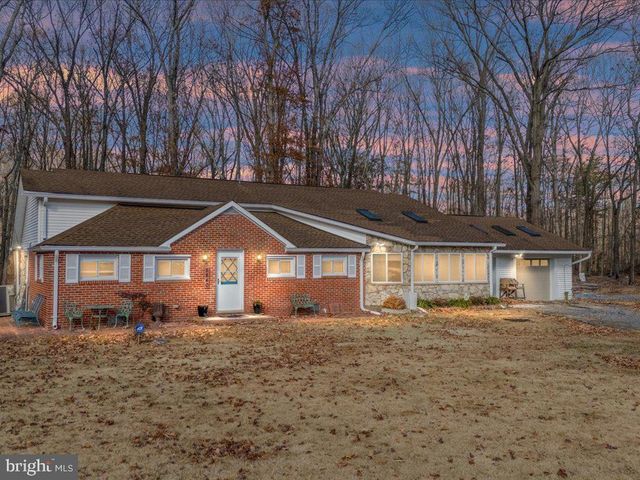 $450,000 | 5840 Shady Side Road | Shady Side