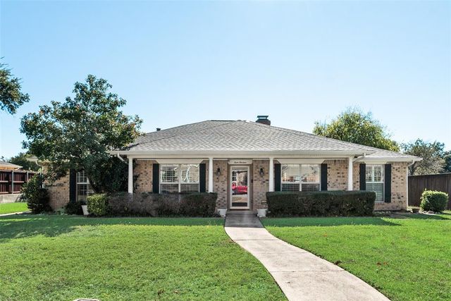 $390,000 | 1214 Huntington Drive | Duncanville