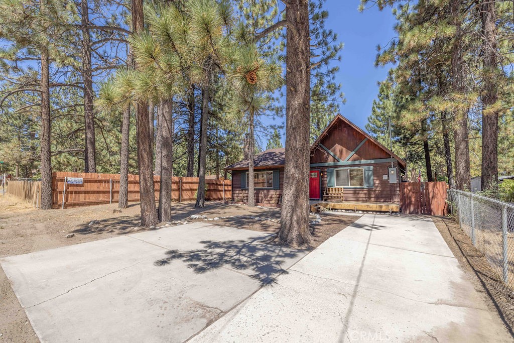 a view of house and outdoor space