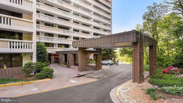 $2,695 | 6101 Edsall Road, Unit 1412 | Alexandria Knolls West