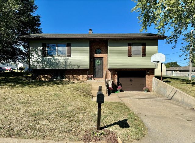 $212,900 | 308 Oakview Drive | Palmyra