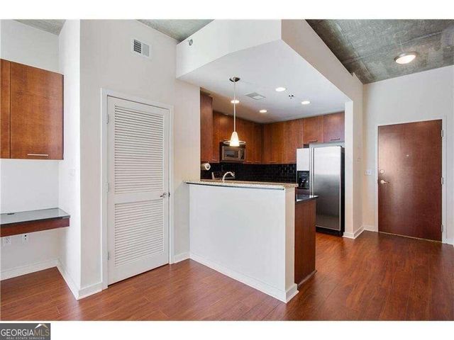 $2,000 | 3324 Peachtree Road Northeast, Unit 1510A | North Buckhead