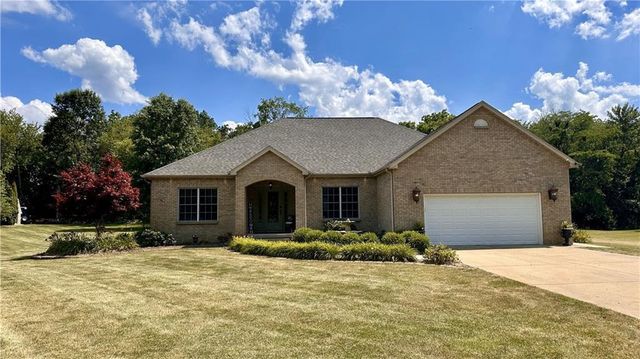 $469,900 | 8705 Hickory Hills Drive | Friends Creek Township - Macon County