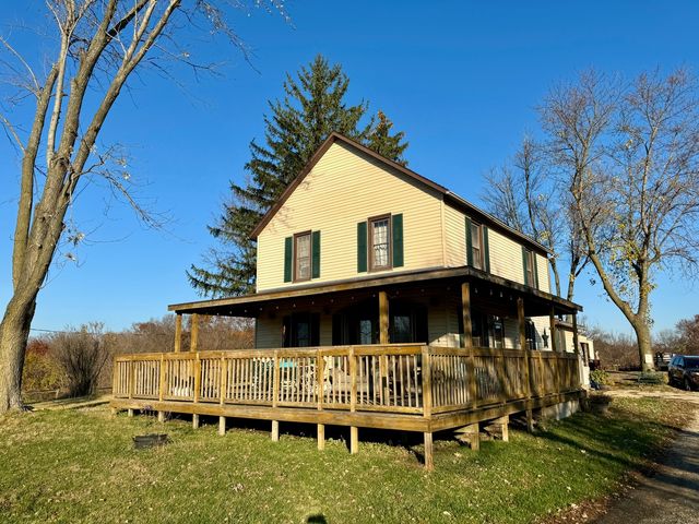 $215,000 | 12672-3065 County Road 3065 East | Hall Township - Bureau County