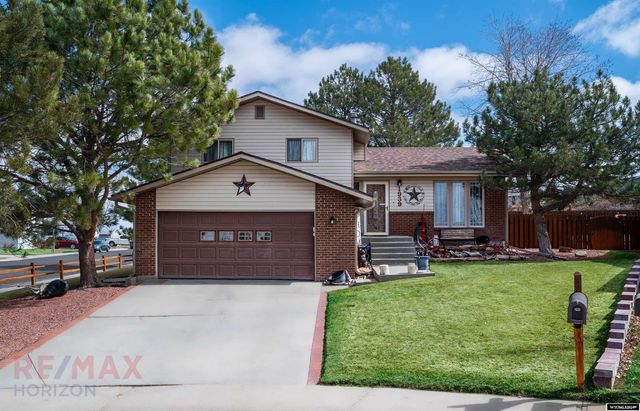 $364,900 | 1939 Yucca Court | Douglas