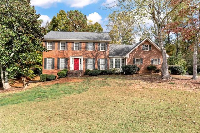 $600,000 | 2374 Fenhurst Place | Dunwoody