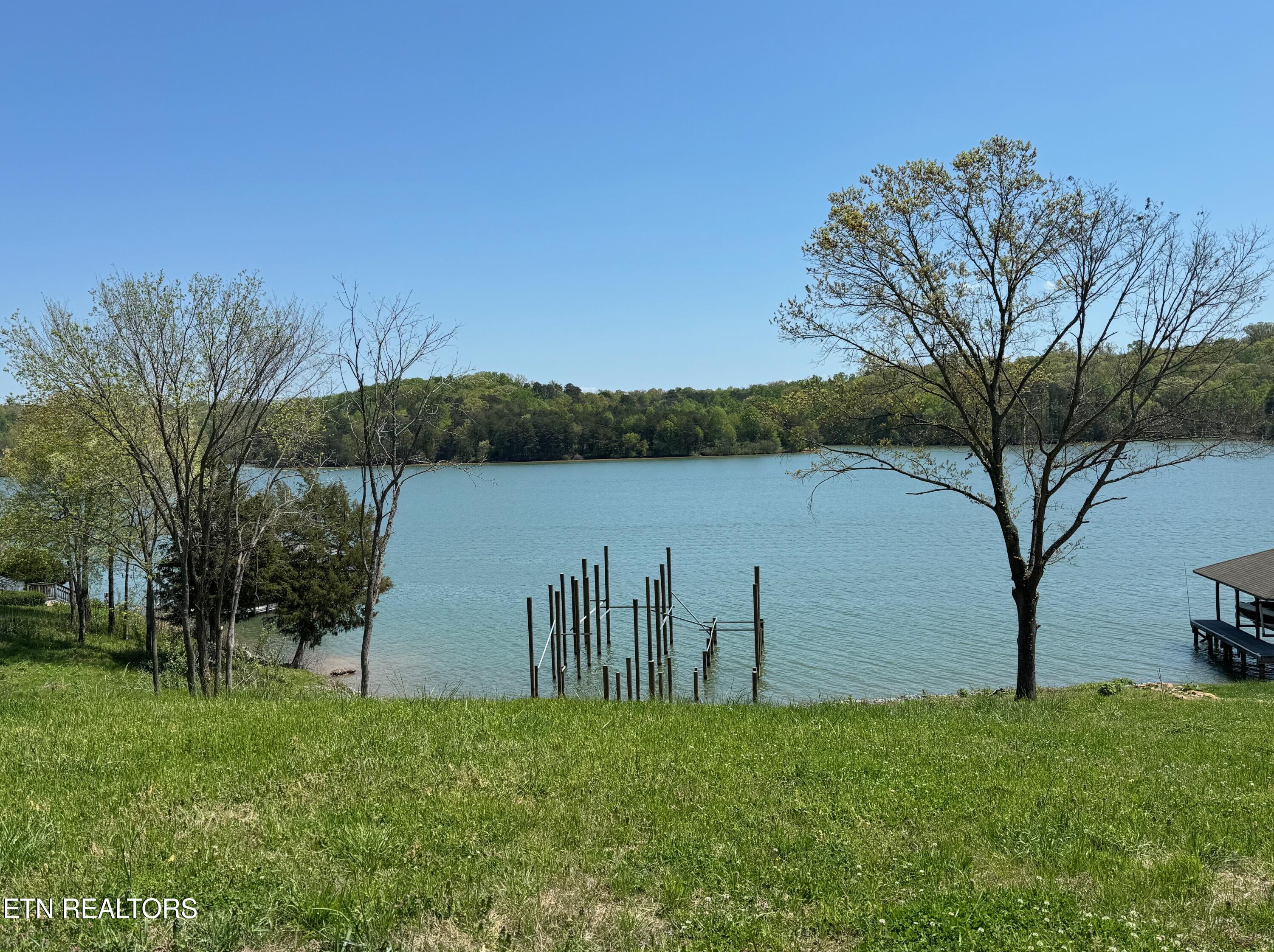 Beautiful Lake Front Location