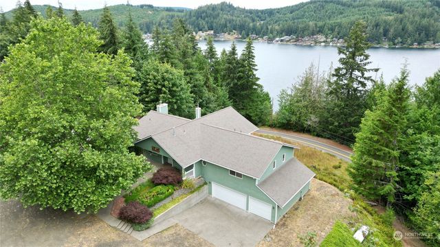 $844,900 | 708 Summit Lake Shore Road Northwest