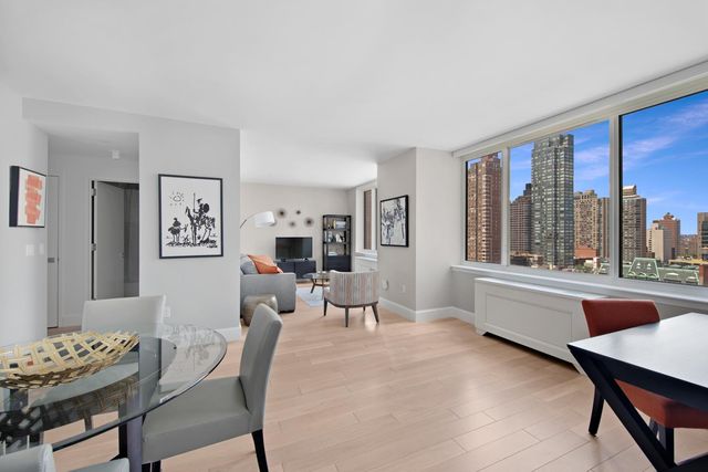 $1,300,000 | 389 East 89th Street, Unit 15A | Upper East Side