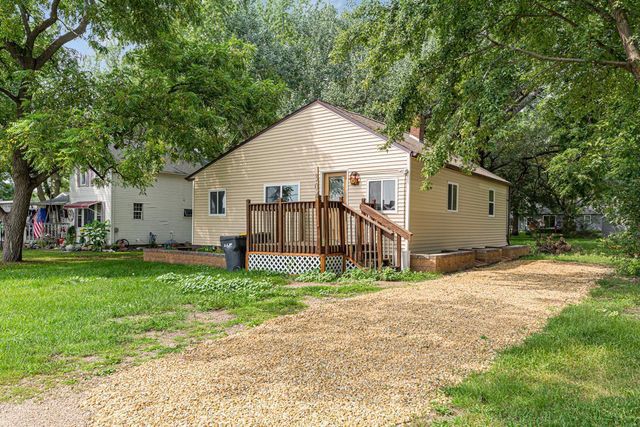 $225,000 | 304 5th Avenue Southeast | Mapleton