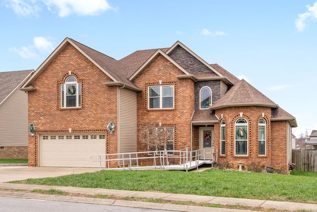 $499,900 | 1728 Springhaven Drive | Autumnwood Farms