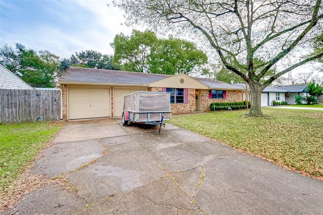 $2,200 | 3014 Helberg Road | Oak Forest-Garden Oaks