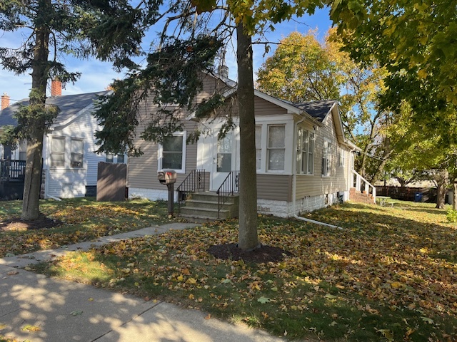 a backyard of a house with trees