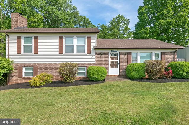 $269,900 | 5647 North Seminole Trail | Brightwood