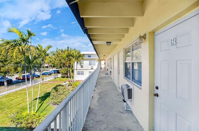 $1,700 | 16851 Northeast 21st Avenue, Unit 19 | North Miami Bech City Center