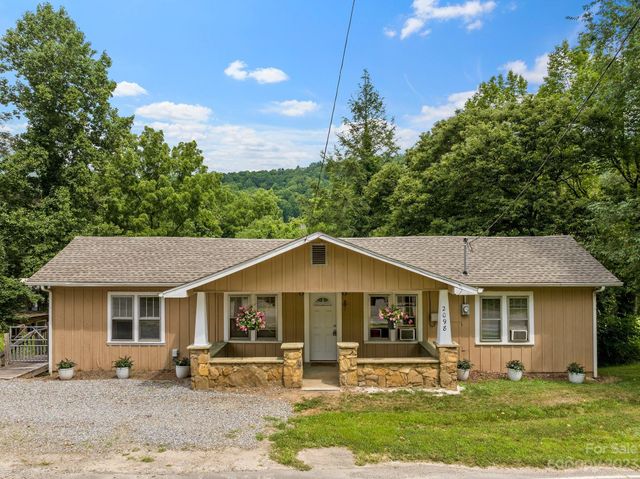 $189,990 | 2098 Old Balsam Road | Waynesville Township - Haywood County