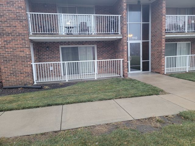 $1,695 | 1112 Westover Lane, Unit 1C | Schaumburg