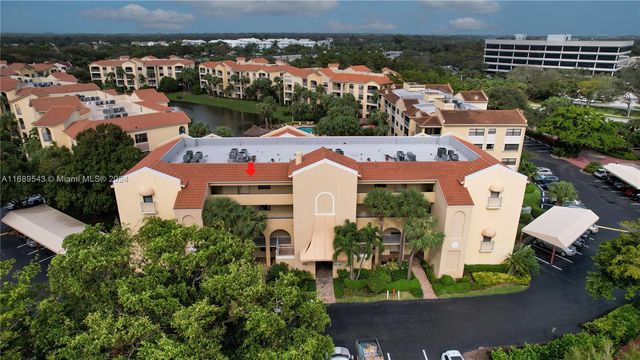 $399,900 | 600 Uno Lago Drive, Unit 404 | Juno Beach