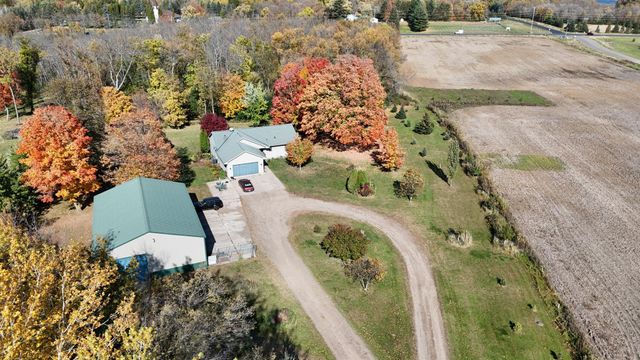 $560,000 | 718 487th Street | Nessel Township - Chisago County