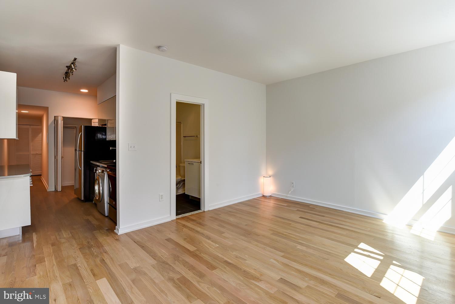 a view of a livingroom with a dinning area