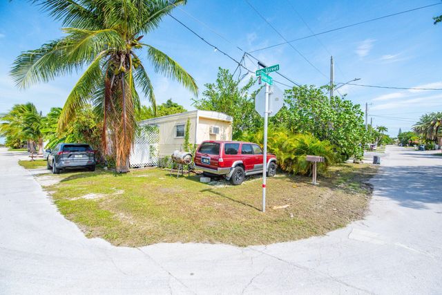 $1,250,000 | 301 Ave C | Big Coppitt Key