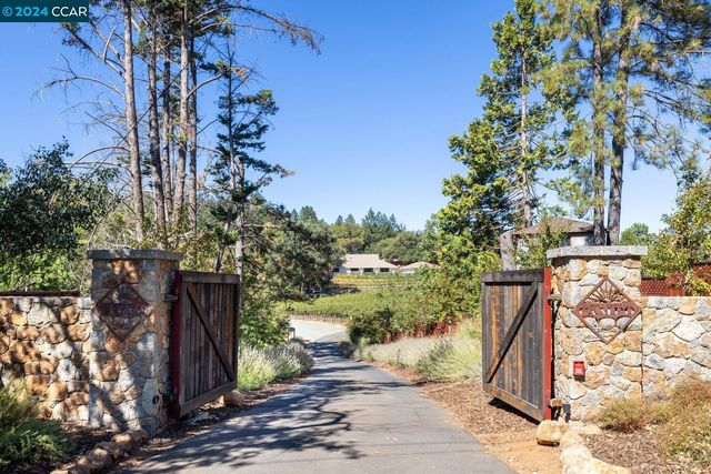 $3,950,000 | 875 White Cottage Road North | Angwin