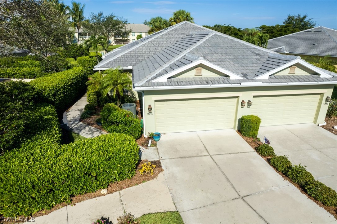 a view of front of house with a yard