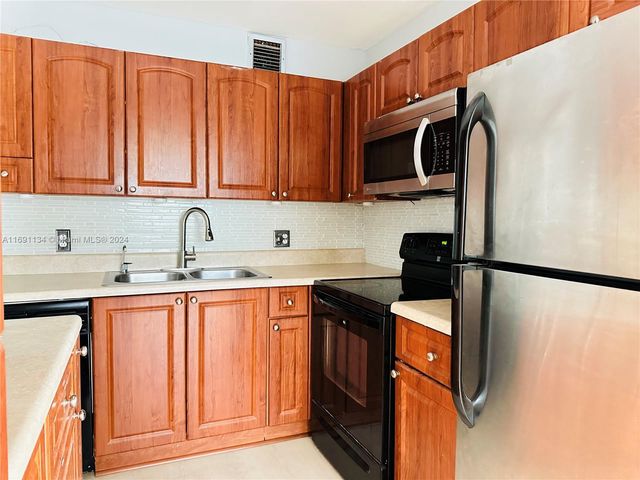 $1,900 | 1401 Southwest 134th Way, Unit 309C | Century Village