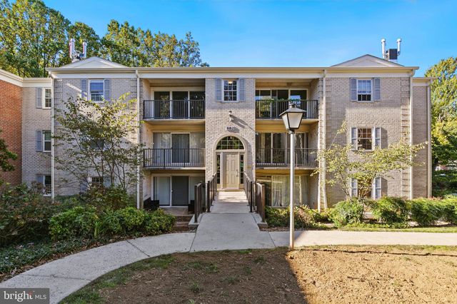 $300,000 | 882 College Parkway, Unit 304 | West Rockville