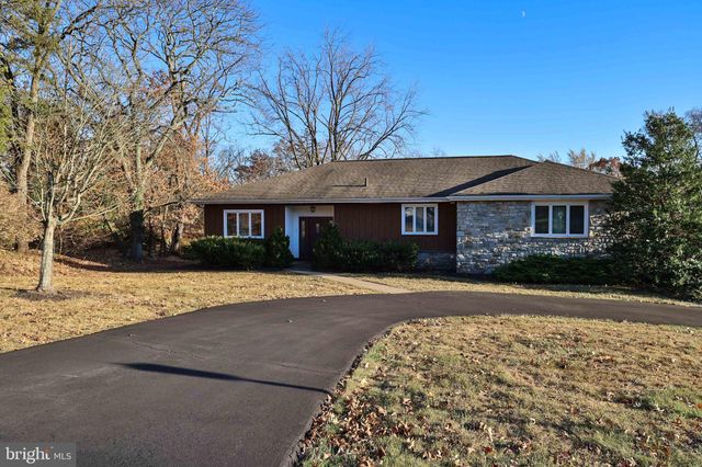 $625,000 | 1725 Meadow Glen Drive | Towamencin Township - Montgomery County