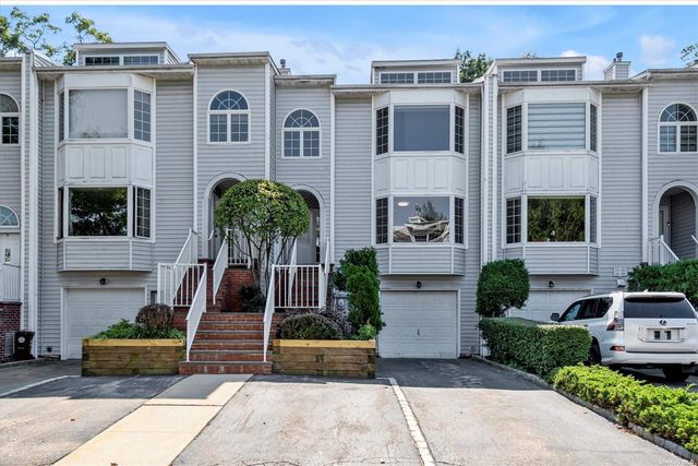 $928,000 | 240-23A Oak Park Drive, Unit A | Douglaston