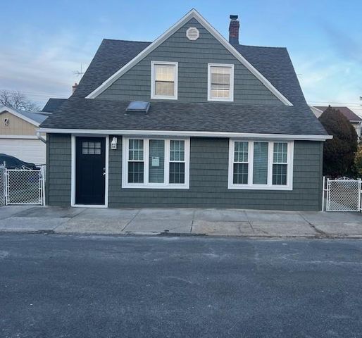 $849,000 | 84 Bevy Court | Gerritsen Beach