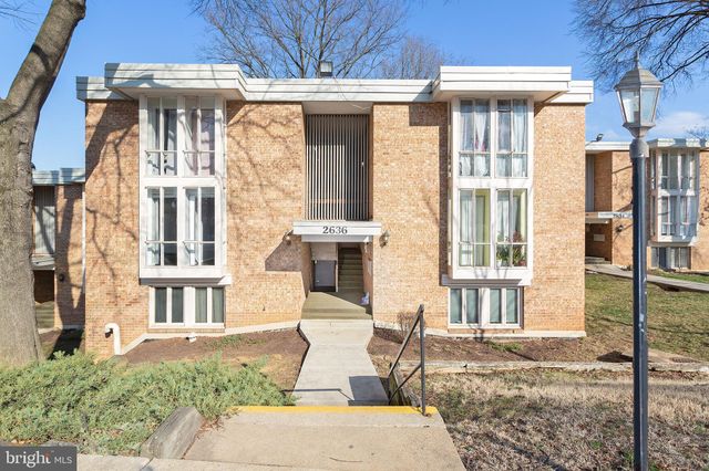 $219,500 | 2636 Fort Farnsworth Road, Unit 128 | Huntington Club Condominiums