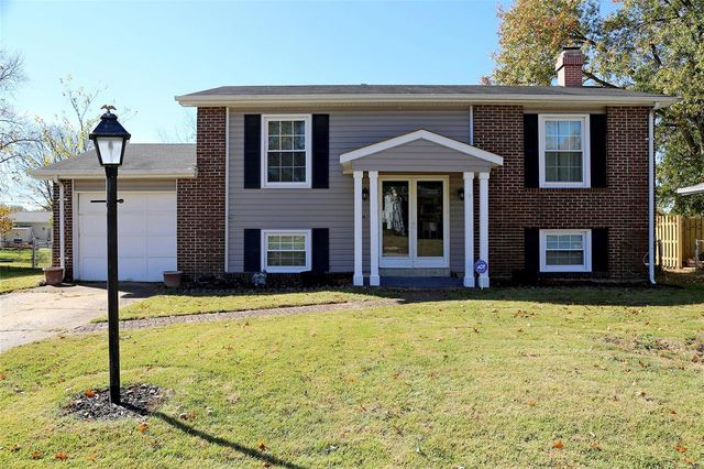 $299,000 | 346 Sorrento Drive | Wildhorse Township - St. Louis County