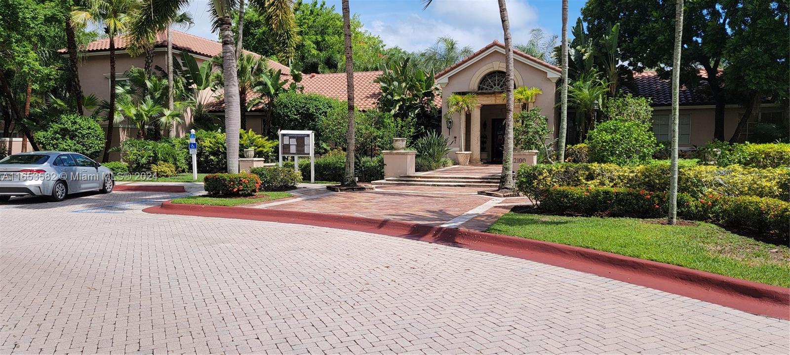 a view of front of house with a small yard