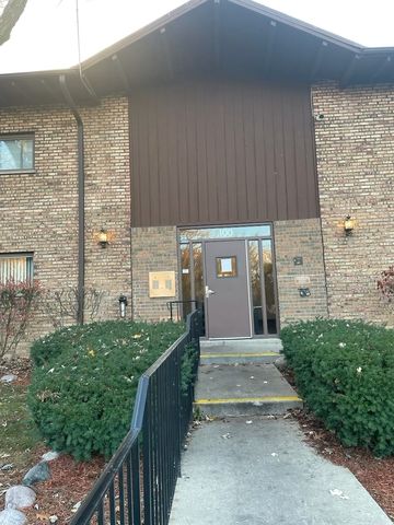 $160,250 | 100 Willow Lane, Unit 104 | Willow Springs