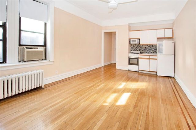 $275,000 | 3105 Brighton 3rd Street, Unit 6F | Brighton Beach