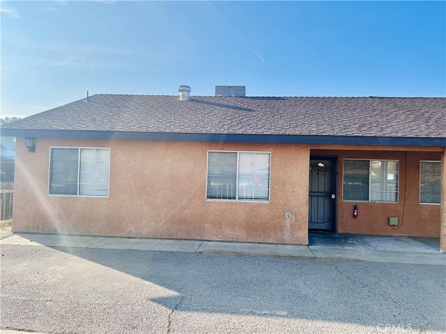 $1,580 | 3927 Mitchell Avenue, Unit A | Bakersfield Country Club