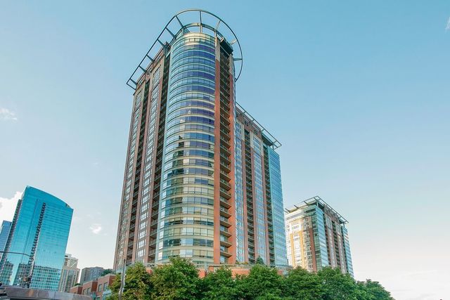 $3,595,000 | 415 East North Water Street, Unit 3205 | RiverView Condominiums