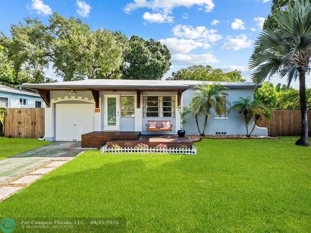 $598,500 | 611 Southwest 11th Court | Tarpon River