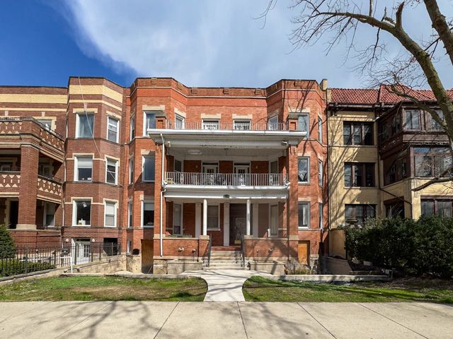 $3,184 | 6719 North Sheridan Road, Unit 2N | East Rogers Park