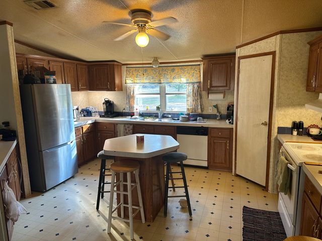 $125,000 | 225 Northeast Champion Loop