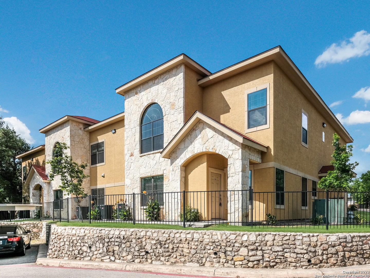 a view of multiple house